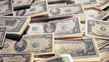 El dólar blue retrocede 2 centavos a $ 12,57