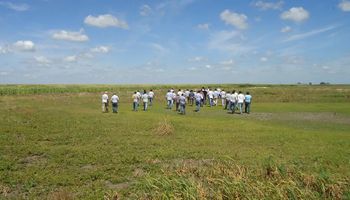Entregó un lote agrícola a sus empleados del campo para que entiendan la naturaleza del negocio: "Ayudó a construir confianza”
