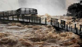 Imágenes impactantes del fenómeno en las Cataratas del Iguazú: fuerte crecida por intensas lluvias