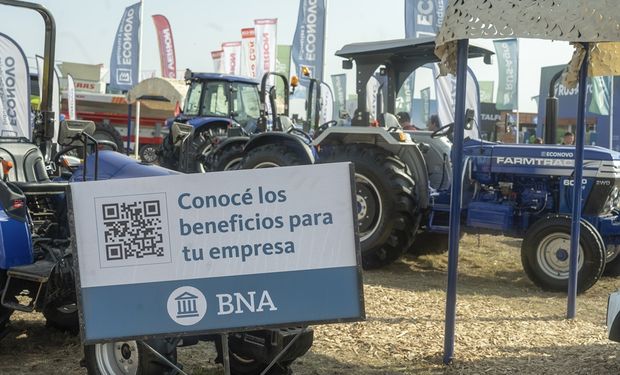 Baja de tasas: cómo quedaron los créditos del Banco Nación para el agro y el récord de 5000 operaciones que se alcanzó para maquinaria nueva