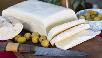Prohíben la venta de un queso cremoso: “Representa un riesgo para la salud”