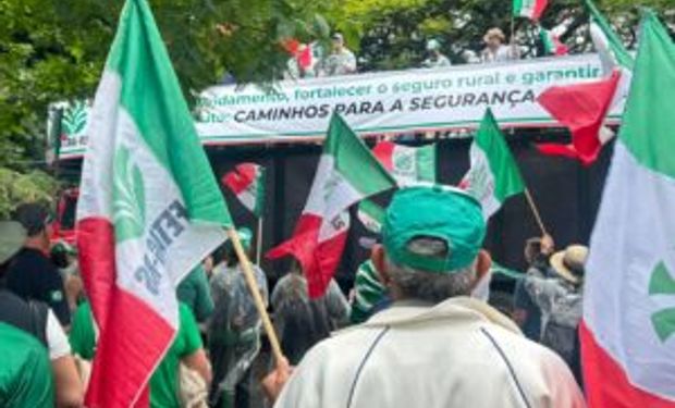 Compras do governo aliviam crise do leite, mas são insuficientes, diz Fetag