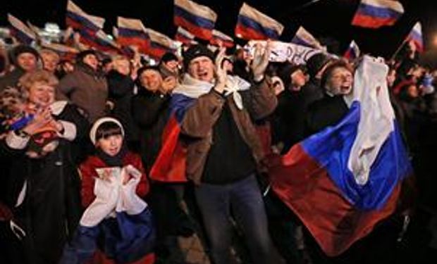 Crece la tensión: aplastante sí de Crimea a la unión con la Rusia