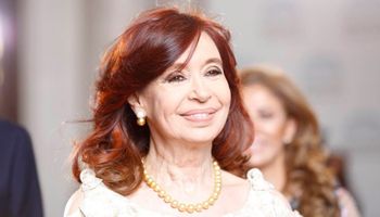Cristina Kirchner ironizó sobre el tractorazo de Plaza de Mayo con una referencia a la Constitución
