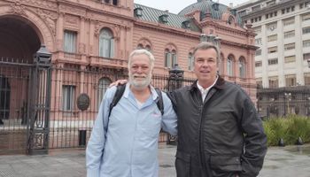 El productor que trajo a Ernesto Cruz, el "rey del maíz" que generó polémica en el campo: "Rompe paradigmas y puede afectar intereses. Hay muchas cosas para mejorar gastando lo mismo"