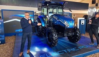 New Holland mostró el tractor eléctrico de 75 HP: "Hay un cambio grande en la forma de pensar"