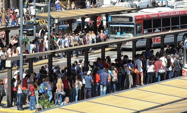Paro de transporte: cómo funcionan los trenes, colectivos y subtes