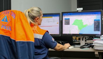 Defesa Civil alerta para chuvas intensas em São Paulo; clima instável atinge todo o Brasil