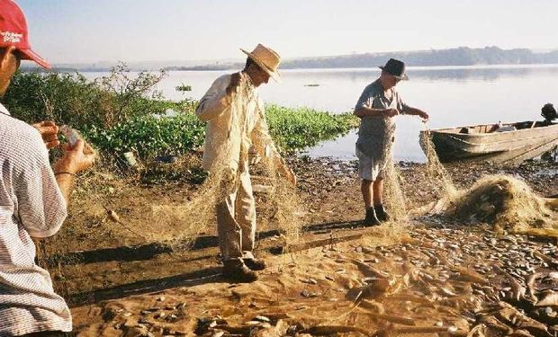 Pescadores regularizados têm direito a solicitar o seguro-defeso no INSS. (foto - Secretaria de Agricultura de SP)