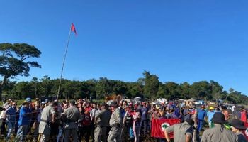 Polícia retira manifestantes do MST de fazenda ocupada em Goiás