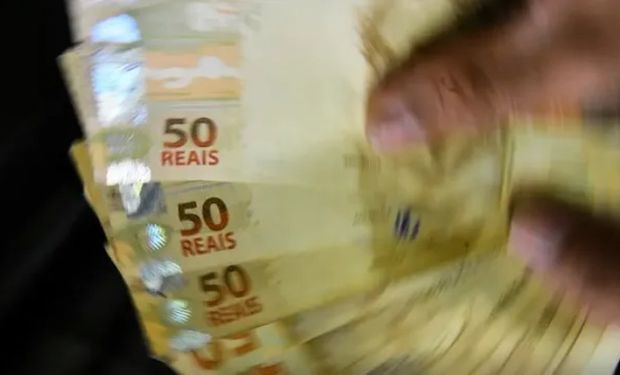 Copom interrompe ciclo de alta e mantém Selic em 15% ao ano