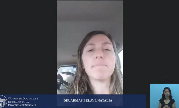 Natalia Armas: polémica por una diputada que votó mientras manejaba