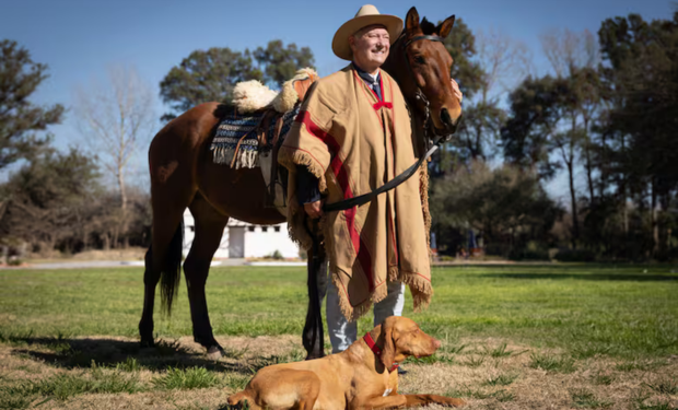 “En varios sentidos, los gauchos son como los cowboys": el texano que encontró su lugar en Argentina y montó un espacio único