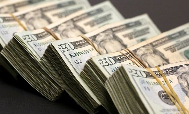 Dólar hoy: a cuánto cerró el blue y cómo quedó la brecha con el tipo de cambio oficial