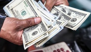 El dólar blue vuelve a caer y marca un nuevo mínimo para este año