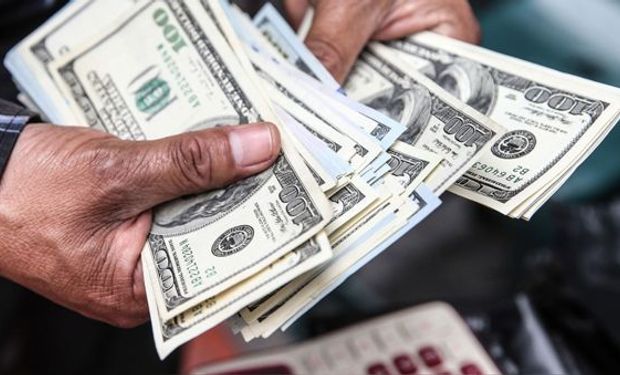 El dólar blue vuelve a caer y marca un nuevo mínimo para este año