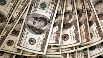 Sube el dólar solidario y se suma impuesto PAIS a las importaciones: el paquete de medidas acordado con el FMI