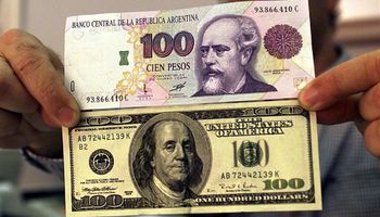 Brecha del 90%: la cotización del dólar oficial se aleja del dólar blue, que se acerca al récord