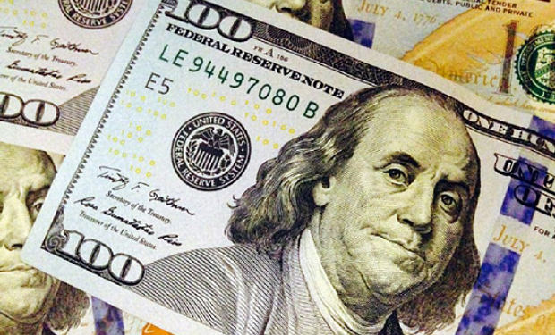 Dólar en caída: por qué los dueños de empresas salen a vender sus "canutos"