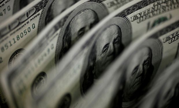 Dólar hoy: a cuánto cotiza el dólar blue este lunes 9 de octubre y qué pasa con el dólar en el Banco Nación