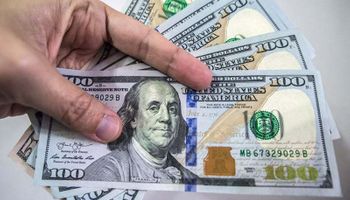 El dólar blue bajó tras el entendimiento con el FMI y la brecha se acerca de nuevo al 100%