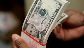 Dólar blue hoy: la brecha cambiaria se aleja del 100%