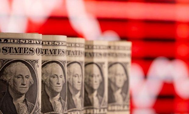 Dólar blue hoy: retrocede la brecha, pero se mantiene sobre el 100%