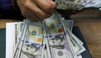 Dólar récord: el blue sigue imparable y alcanza los $685