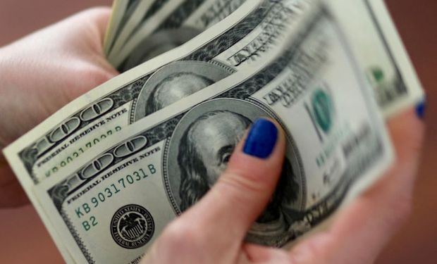 Dólar hoy: el blue marca un nuevo récord y el dólar financiero se acerca a $305