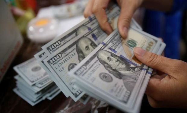 Dólar hoy: el blue retrocedió pero avanzan las cotizaciones financieras