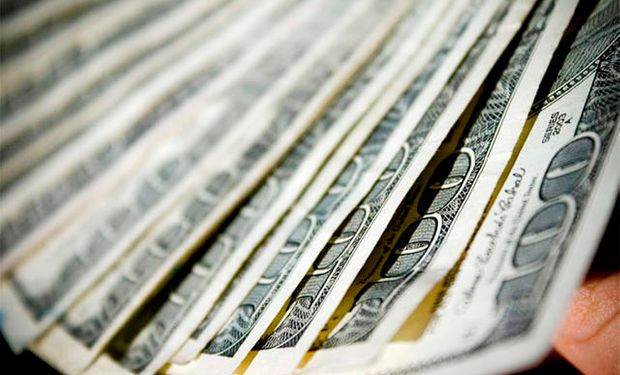 Con un dólar más débil suben los commodities.