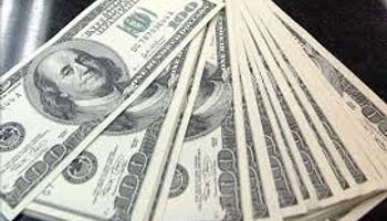 Dólar oficial registró mayor alza mensual en el año. Informal baja con pocas operaciones