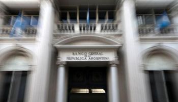 Dólar blue a se disparó a $190 y la brecha cambiaria alcanzó el 143,3%