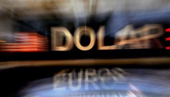 El blue volvió a caer y cerró la semana con una baja acumulada de $ 5