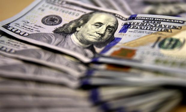 El dólar se desplomó otros 30 centavos.