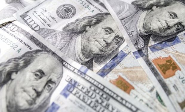 Dólar: el blue llegó a los $ 120 y la brecha con el oficial es del 81 %