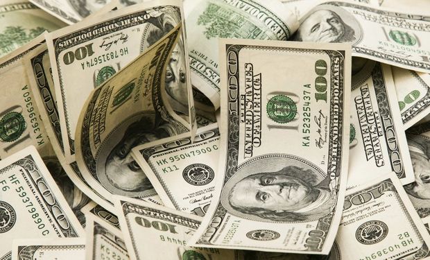 El dólar blue se plantó a $ 159 y las cotizaciones financieras caen en debut de nuevas medidas