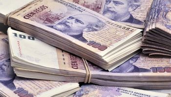 Prat-Gay dijo estar tranquilo con el dólar mayorista a $ 13,40