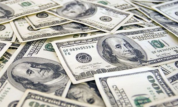 En el mercado cambiario, el dólar "blue" cotizó en baja y cayó 7 centavos, a $ 13,31. En total, ya perdió 29 centavos en las dos primeras ruedas de la semana.