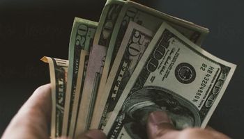 Dólar: el blue se recupera y el "solidario" vuelve a ser el más caro del mercado