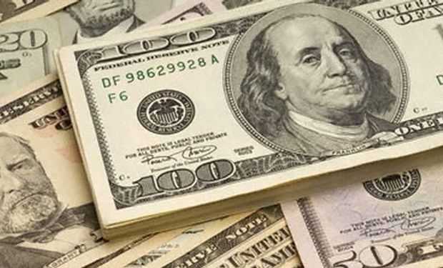 Dólar blue cayó 10 centavos a $13,20