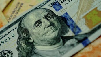 A cuánto va a estar el dólar a fin de año y en qué se puede invertir para tener resguardo