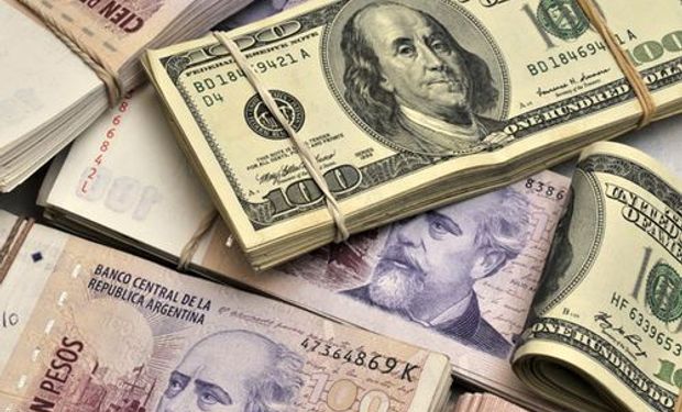 Dólar oficial cotizó estable a $ 8,29 y Blue a $ 12,80