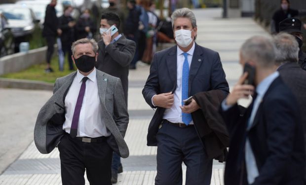 Elbio Laucirica y José Martins en la jura de los nuevos ministros. (Foto: Gustavo Gavotti)