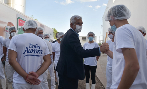 Leche sin rumbo: nombres que se repiten en Agricultura y políticas vacías para el tambo