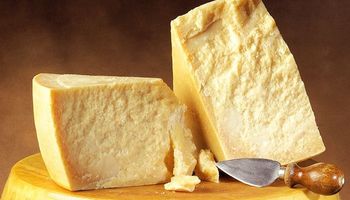 Acordo Mercosul-UE dará fim ao queijo parmesão, diz ministro italiano