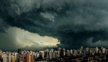 Ciclone no Sudeste provoca chuva forte em várias regiões do país