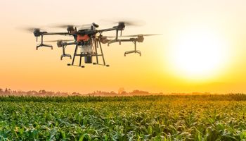 Drones DJI para el agro en Argentina: AKRON ya ofrece equipos para pulverizar, fertilizar y sembrar