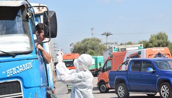 Aumentó la circulación de camiones a los puertos pero aún quedan localidades con restricciones