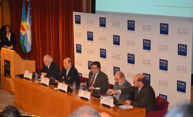 De izquierda a derecha: Alejandro Carrera (Moderador), Jorge La Roza, Alejandro Reca, Federico Braun y Gustavo Grobocopatel